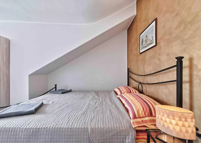Apartment Mansarda Dream Porta Nuova *